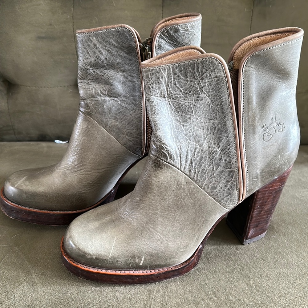 Fluevog hopscotch double Dutch booties